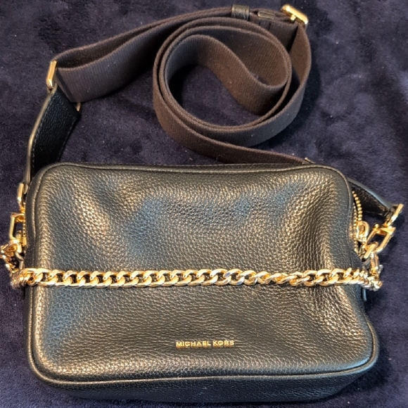 Michael Kors Black Crossbody Bag with Gold Chain - Picture 1 of 3